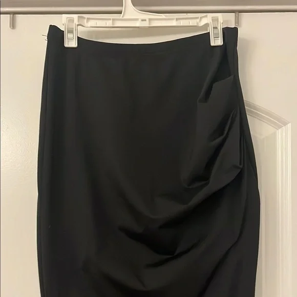 Elegant Black Ruched Pencil Maxi Skirt - Picture 2 of 7